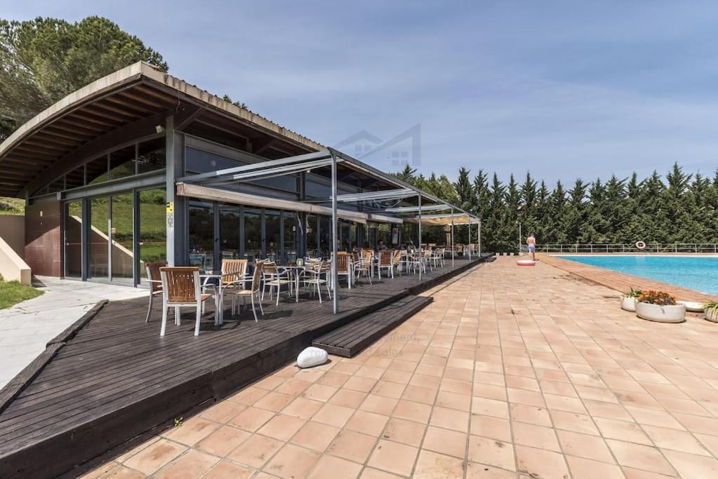 Relax And Unwind : Pool, Garden, Beach & City Lagos Exterior photo
